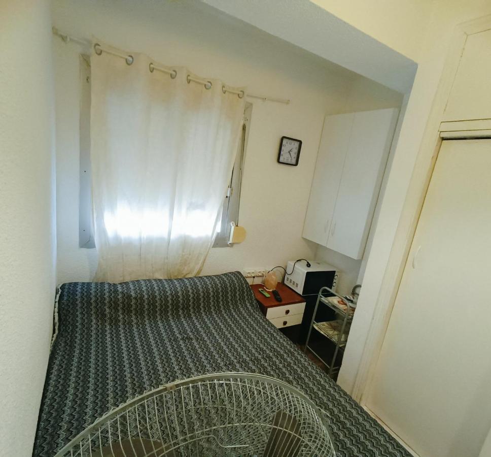 Habitacion Cama Grande Doble Con Smarttv Apartment Alicante Exterior photo